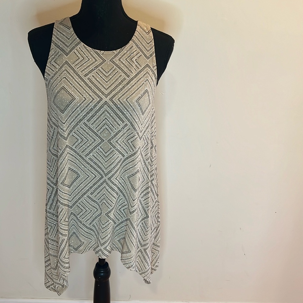 ❤️NY & Company Sequin Top